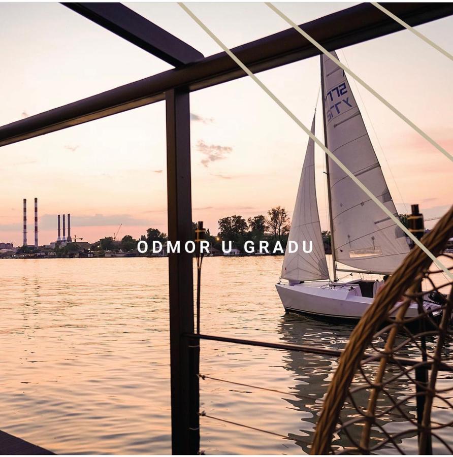Ada Moment Splav- Kuca Na Reci Beograd- Floating House On Sava River ,Beograd Eksteriør billede