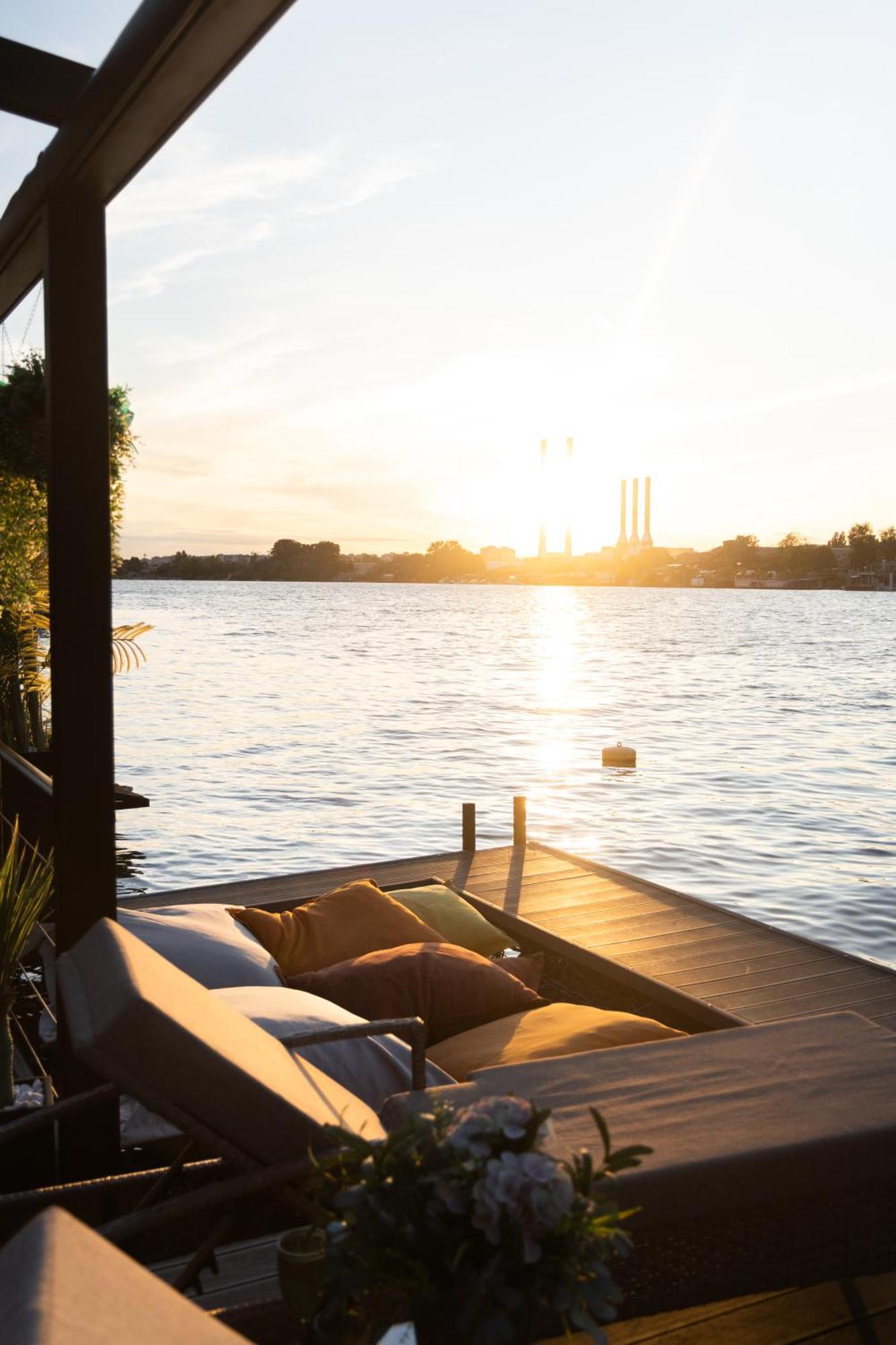 Ada Moment Splav- Kuca Na Reci Beograd- Floating House On Sava River ,Beograd Eksteriør billede